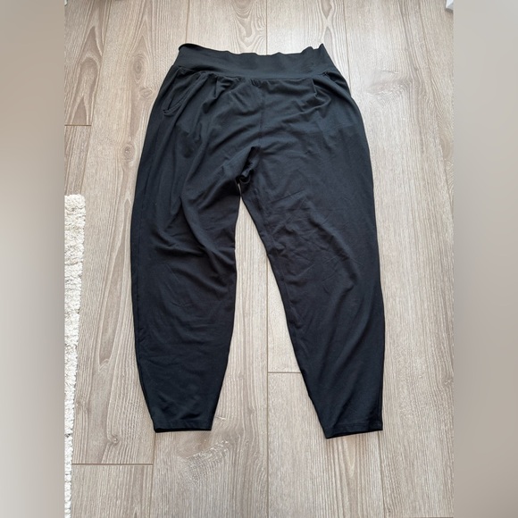 Vuori Lux At Ease Harem Jogger Pant - Picture 2 of 6